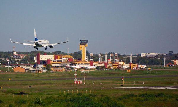 Vuelos internacionales se retomarían de forma plena a fines de octubre con protocolo