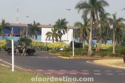 En Pedro Juan Caballero fuerzas militares volvieron a la frontera y comerciantes reclaman trabajar libremente