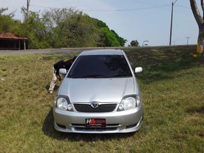 Hallan abandonado vehículo de policía sospechoso de presunto feminicidio
