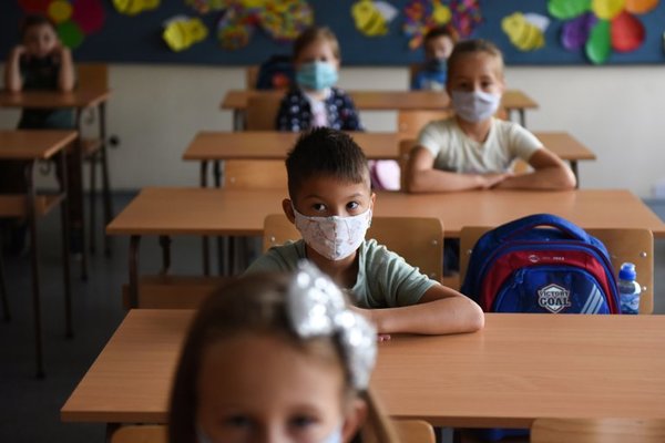 Ante reclamos de padres y docentes, MEC aclara que Salud definirá vuelta a clases