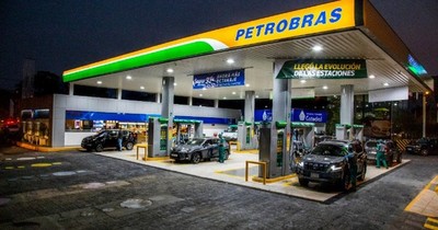 La Nación / Petrobras incorpora el sistema de pago con código QR