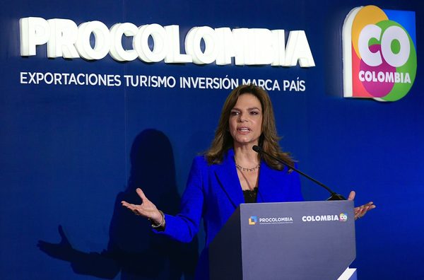Clinton invita a inversores extranjeros a hacer negocios en Colombia - MarketData