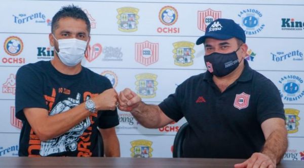Sasá ya es delantero del Rayadito