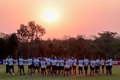 La selección comienza una nueva ilusión mundialista - Fútbol - ABC Color