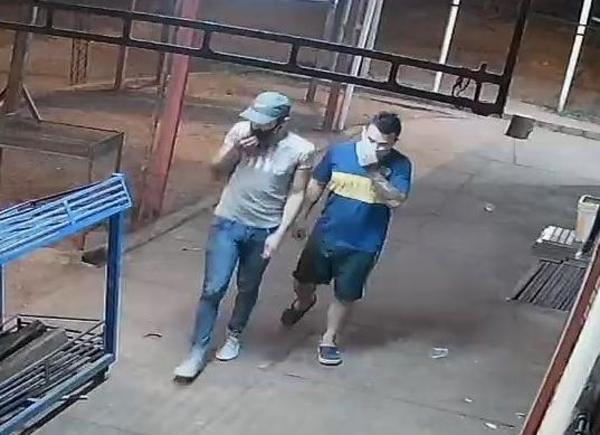 Delincuentes vacían bodega en Luque