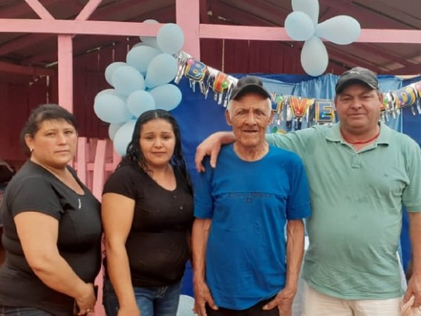 Medio siglo después un hombre conoció a su padre