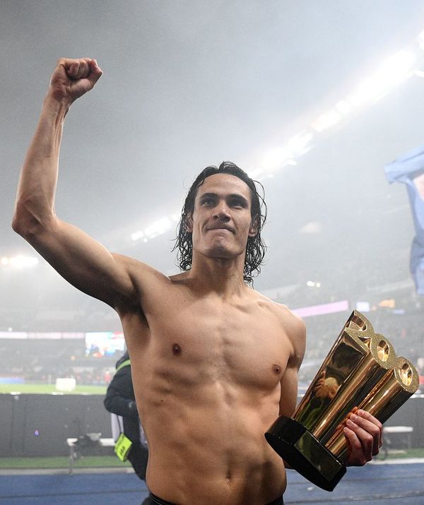 El United inscribe a Cavani en la Champions - Fútbol - ABC Color