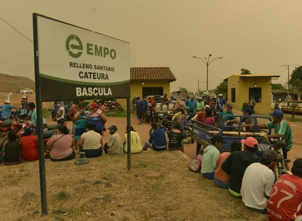 Vecinos de Cateura piden a la municipalidad que cierre el vertedero - Nacionales - ABC Color