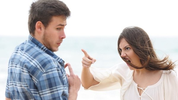 Crónica / “Mi novia hizo un trío con su amiga y su marido hace años”