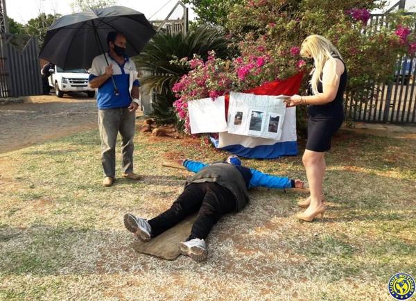 Contribuyente casi se crucifica frente a la Municipalidad de Luque •