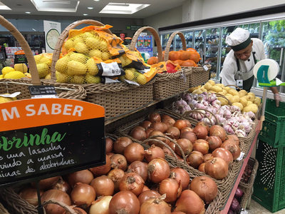 El comercio minorista de Brasil alcanza en agosto su mayor nivel desde 2000 - MarketData