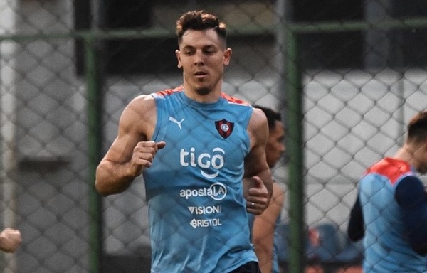 Nuevo look de Churín enciende a la platea femenina