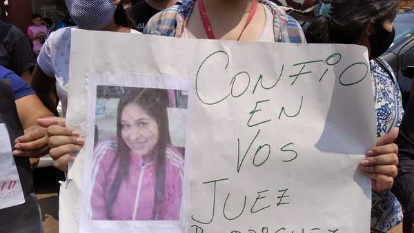 Familiares de la joven madre atropellada piden que se niegue la prisión domiciliaria a conductora » Ñanduti