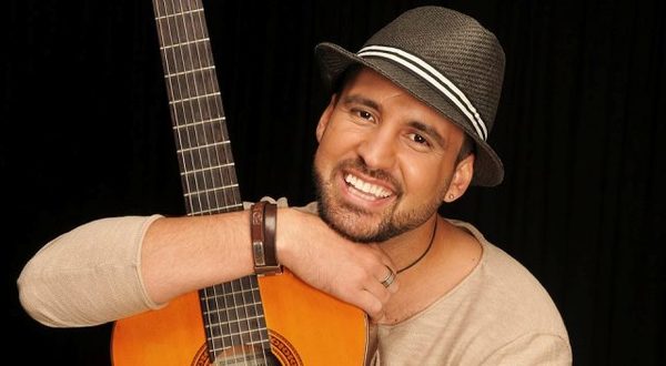 El cantante Alessandro Galas prometió un “desnudo” si gana Paraguay pero, el aclaró el contexto