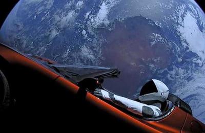 El Tesla Roadster de Elon Musk acaba de pasar junto al planeta Marte - SNT