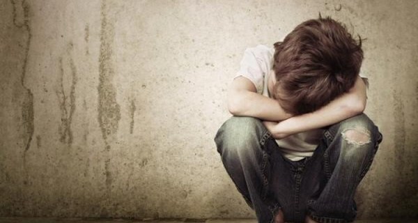 Bolivia: Una madre fue denunciada por maltrato infantil, al obligar a su hijo de 7 años a comerse las heces de su hermana