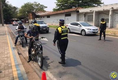 PMT de Luque multa a 20 motociclistas por usar roncadores •