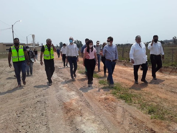 Reunión con representantes de empresas para construcción del Gran Hospital de Coronel Oviedo - Noticiero Paraguay