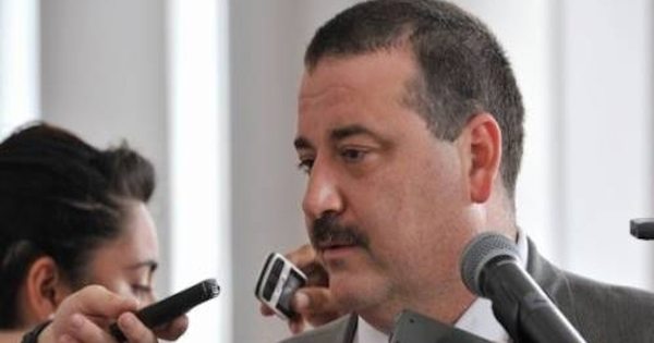 La Nación / Tildan a militares y policías de coimeros y piden que vayan al monte a buscar a Óscar Denis