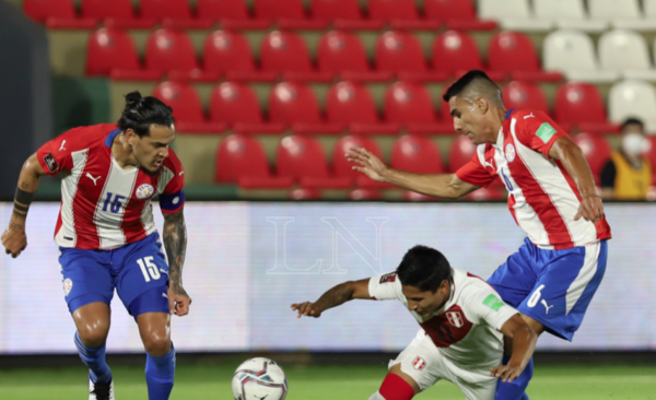 HOY / Paraguay iguala sin goles con Perú al final de la primera mitad