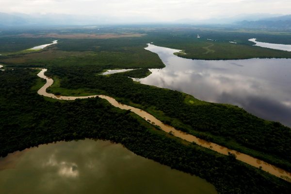 Honduras urge acciones de Guatemala para frenar la basura arrastrada por el río Motagua - MarketData