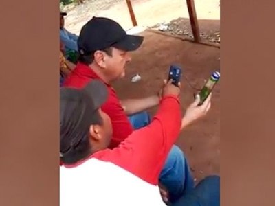 Crónica / Invento indígena: sin luz, pero con el chateo a full