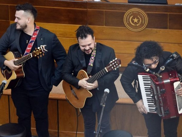 Tierra Adentro  con título de  embajadores