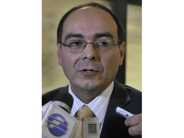 Con cambio en Cancillería, Rivas iría al exterior o Itaipú