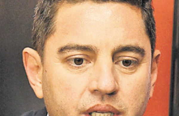 Diputados investigados o blanqueados censuran y atropellan la Constitución - Nacionales - ABC Color
