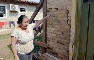 Viviendas sociales, a punto de derrumbarse en Ypané - Nacionales - ABC Color