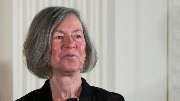 Louise Glück, la decimosexta mujer en recibir el Nobel de Literatura