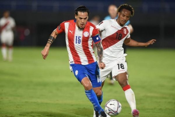 Paraguay paga sus errores y cede un empate en casa ante Perú