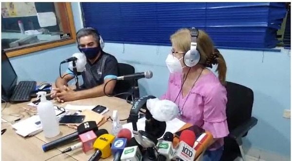 HOY / Primera emisión radial “Hablando unos minutos con papá” de la familia Denis