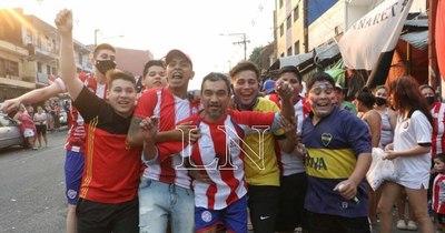 La Nación / “Superamos los 1.000 muertos por COVID-19, continúen sin usar tapabocas”, advierten