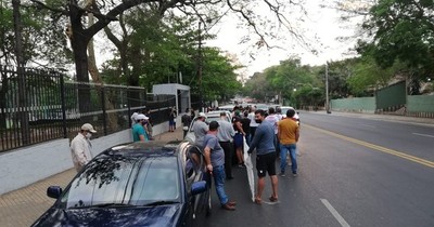 La Nación / Propietarios de canchas sintéticas exigen reapertura para volver a trabajar