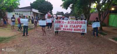 Escrachan a supuesto acosador - Noticde.com