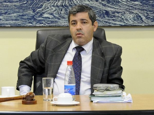 Confirman al juez Elio Ovelar pese a que se inhibió de la causa - Nacionales - ABC Color