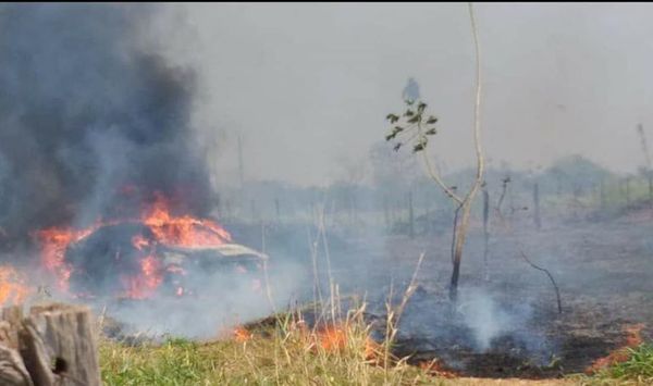 Quema de pastizal provoca incendio de automóvil - ABC en el Este - ABC Color