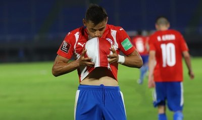Crónica / (VÍDEO) ¡Mirá cómo festejó la novia embarazada de Ángel Romero!