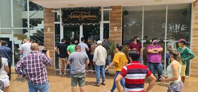 Comerciantes casi linchan a fiscala que intervino en un negocio en Salto del Guairá - Nacionales - ABC Color