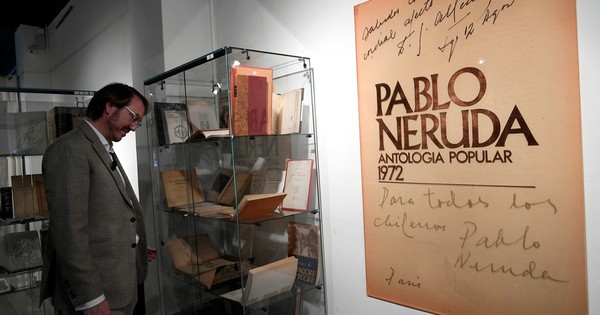 La Nación / Fracasa subasta de Neruda tras dudas por autenticidad