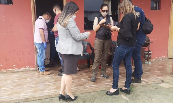 Ella ofrecía masaje y sexo, su socio travesti filmaba, después extorsionaban a los “caídos del catre”