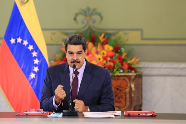Maduro crea un centro internacional de inversiones para atraer capitales - MarketData
