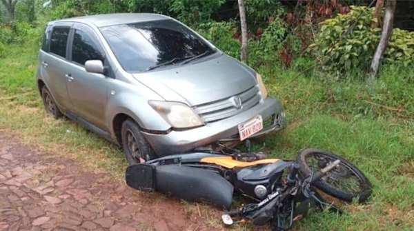 Crónica / Se enojó y le atropelló a su ex ¡con su coche!