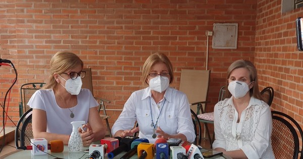 La Nación / Los Denis iniciaron programa radial