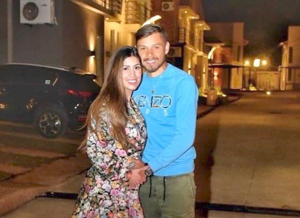 Crónica / ¡Novia de Ángel Romero mostró pancita!