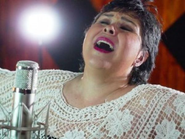 Lizza Bogado presenta Llegó el momento