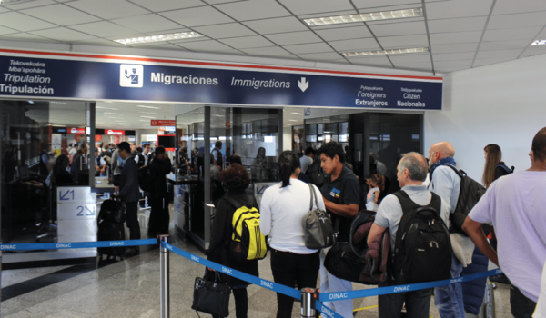 Reapertura de aeropuertos: el que llega vía aérea tendrá que hacer cuarentena 14 días - ADN Paraguayo