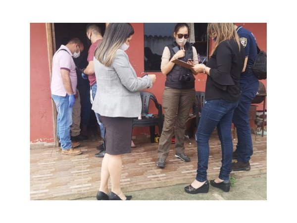 Quitaban fotos íntimas y extorsionaban a clientes