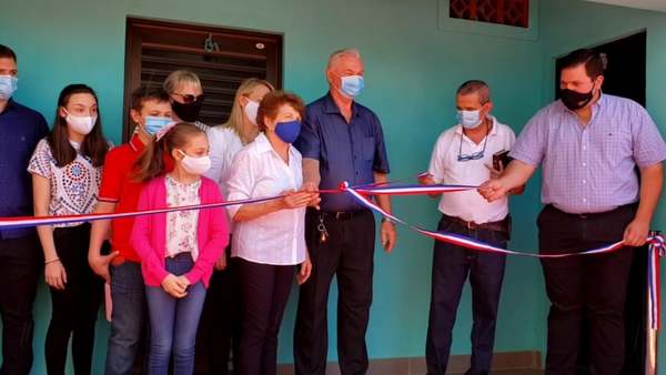 INAUGURAN OBRAS DONADAS POR LA FAMILIA SEMENIUK EN EL HOSPITAL DE FRAM.